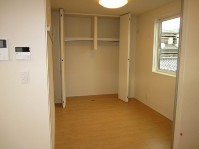 【寝室】 | メドウ上野芝