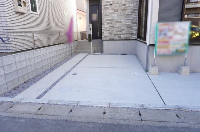 越谷市千間台東2丁目 新築分譲住宅の駐車場
