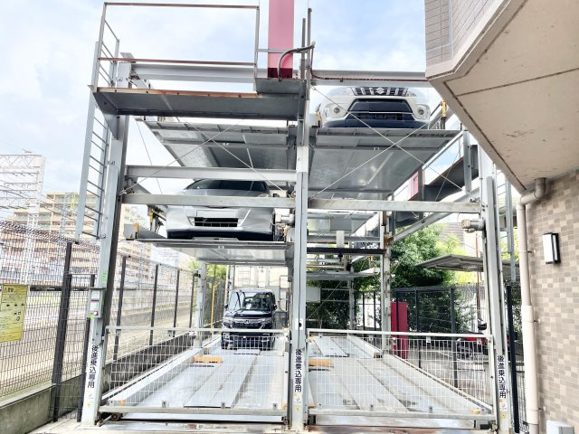 エステムコート御殿山シティライフの駐車場|車をお持ちの方に嬉しい駐車場付きの物件です