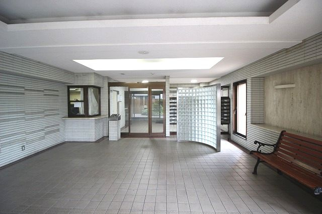 ダイアパレス中宝永町のロビー|毎日通るロビーはこのようになっています