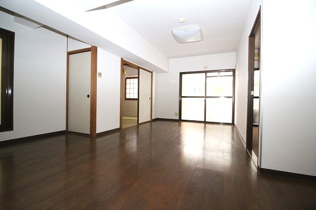 ダイアパレス中宝永町の居間・リビング|使いやすいリビングです