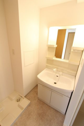 名藤ビルの洗面所|コンパクトで使いやすい洗面所