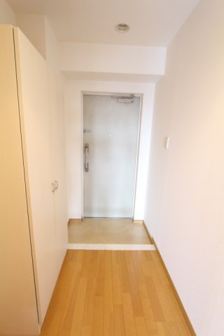 名藤ビルの居間・リビング|こちらのリビングで趣味の時間をお楽しみください