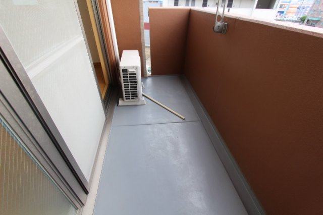 名藤ビルのバルコニー|落ち着いた時間を過ごせるバルコニーです