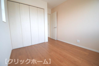 【収納】 | 呉市焼山中央5丁目【太陽光発電設置】全2区画　NO2 | 2階　洋室×4　収納付きでお部屋がスッキリ広く使えます。　