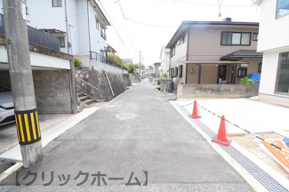 【前面道路含む現地写真】 | 呉市焼山中央5丁目【太陽光発電設置】全2区画　NO2 | 前面道路5ｍ