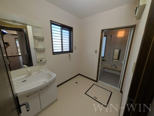 つつじが丘戸建の独立洗面台