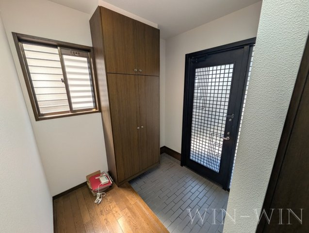 つつじが丘戸建の玄関