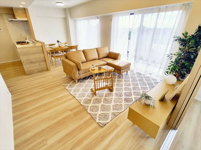 【居間・リビング】 | エクセルふじみ野 | 日当たりの良いリビングダイニングです