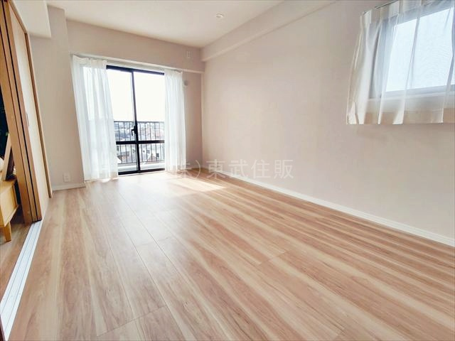 【寝室】 | エクセルふじみ野 | 南西側6.8帖洋室　主寝室としてお使いいただけます