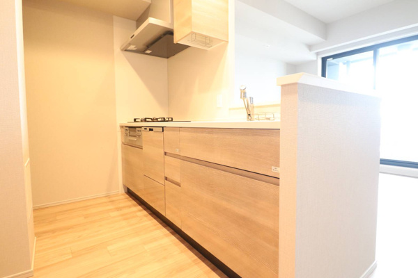 【キッチン】 | 【キッチン】カウンターキッチンとなっており、景色を楽しみながらお料理していただけます◎