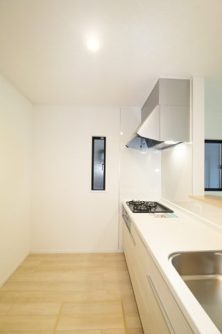 郡山市開成5丁目　　２号棟　　開成小学校、郡山第１中学区のキッチン