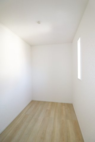 郡山市開成5丁目　　２号棟　　開成小学校、郡山第１中学区の洋室