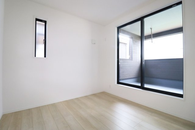 郡山市開成5丁目　　２号棟　　開成小学校、郡山第１中学区の洋室