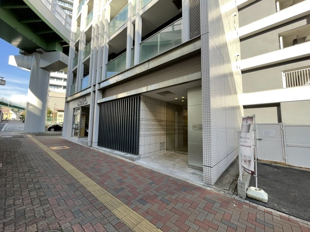 リエス東別院のエントランス