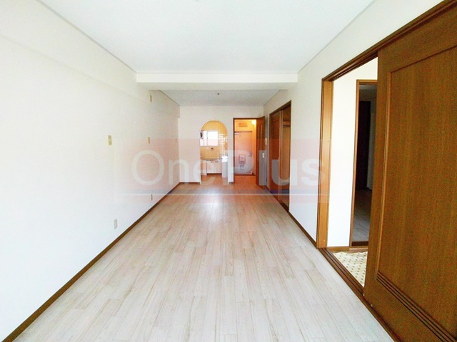 ヴィラ本山の居間・リビング