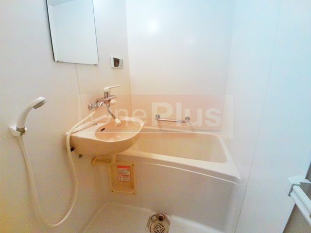 ヴィラ本山の浴室