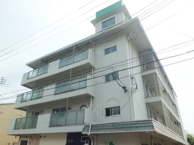 ヴィラ本山の外観