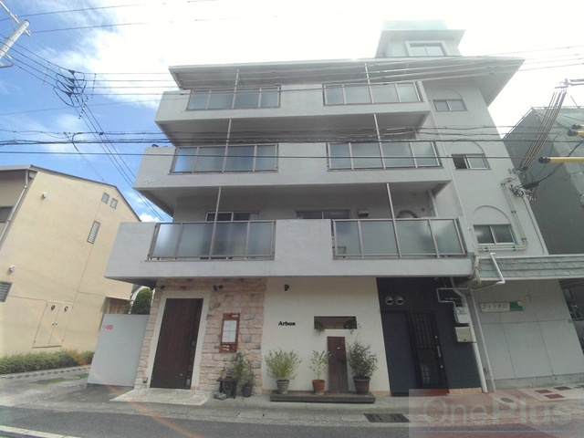 ヴィラ本山の外観