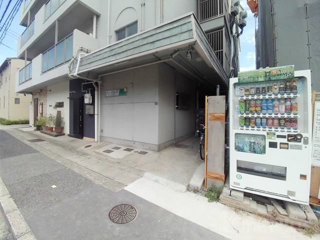 ヴィラ本山のエントランス