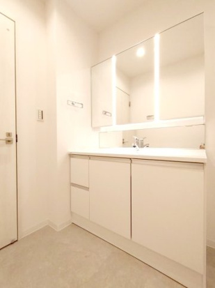 川崎市宮前区犬蔵一丁目戸建の独立洗面台