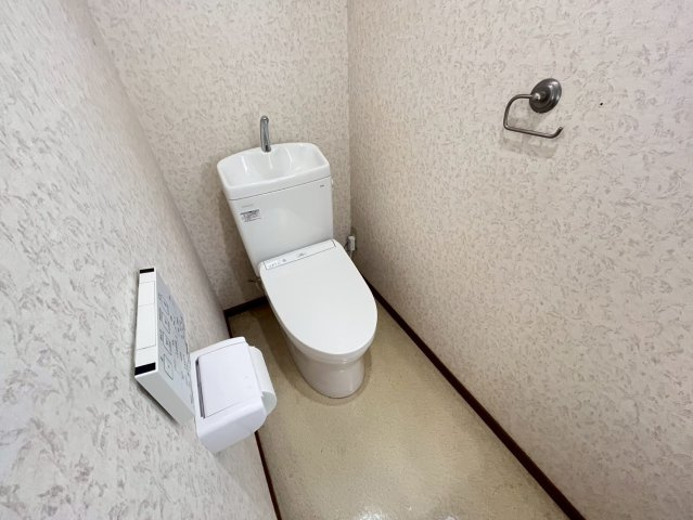 神陵台9丁目戸建のトイレ