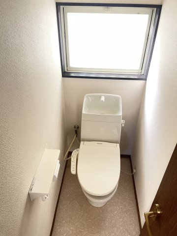 清水戸建てのトイレ