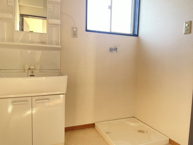 清水戸建ての独立洗面台