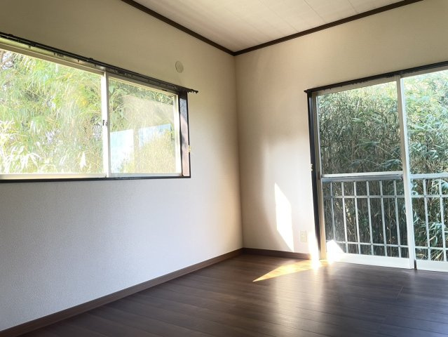 清水戸建ての洋室