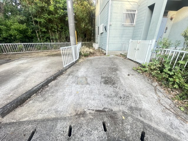 清水戸建ての駐車場