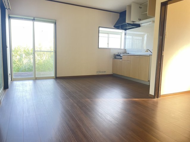 清水戸建ての居間・リビング