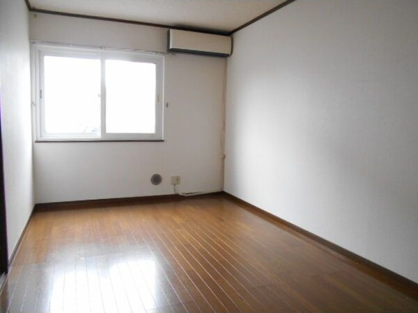 クレーネA棟の居間・リビング