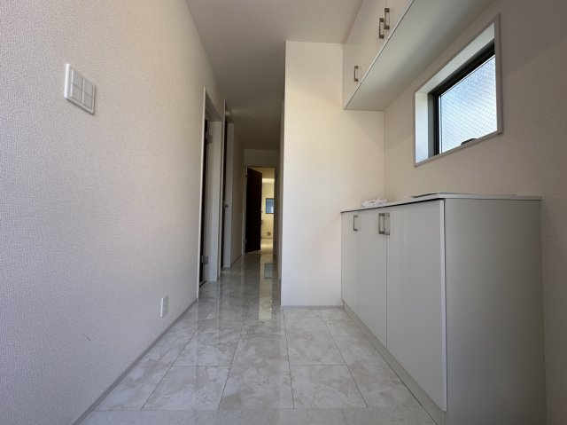 海老名市東柏ケ谷5丁目  1号棟の玄関