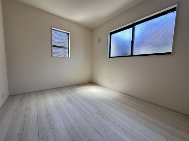 海老名市東柏ケ谷5丁目  1号棟の洋室