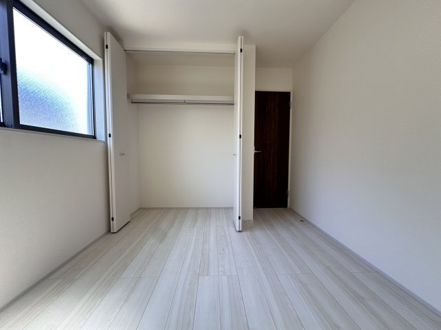 海老名市東柏ケ谷5丁目  1号棟の洋室