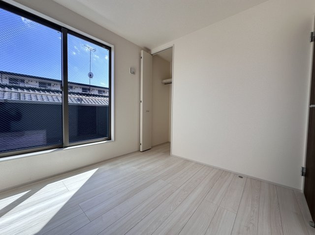 海老名市東柏ケ谷5丁目  1号棟の洋室