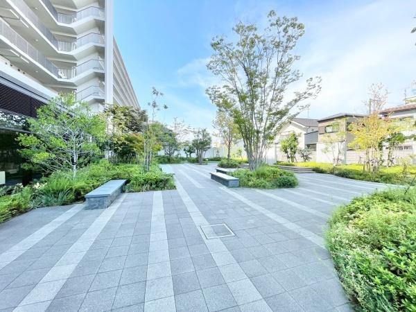 【その他】 | S.J.Cレジデンス | 「初めまして！」が集まる分譲地。たくさんの子供たちが年齢を問わずに、仲良く一緒に成長できるのは大型分譲地の特徴ですね。