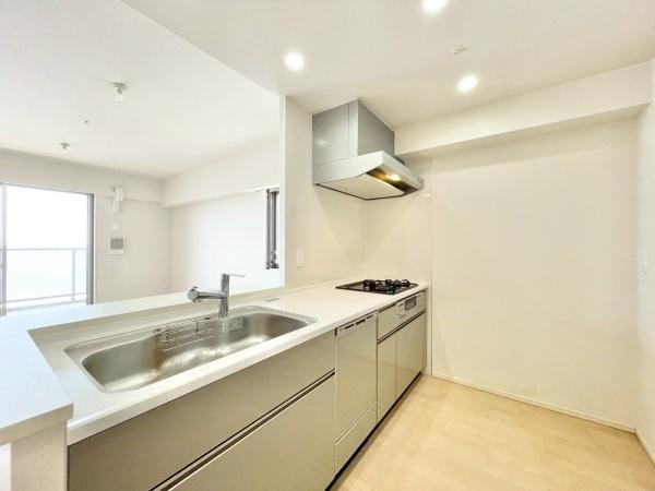 【キッチン】 | S.J.Cレジデンス | キッチンワークしながら大切な家族との会話を楽しむ。家族のコミュニケーションが生まれるキッチンです♪