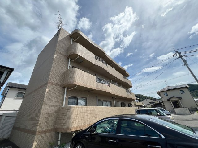 マリベールアドニスの駐車場