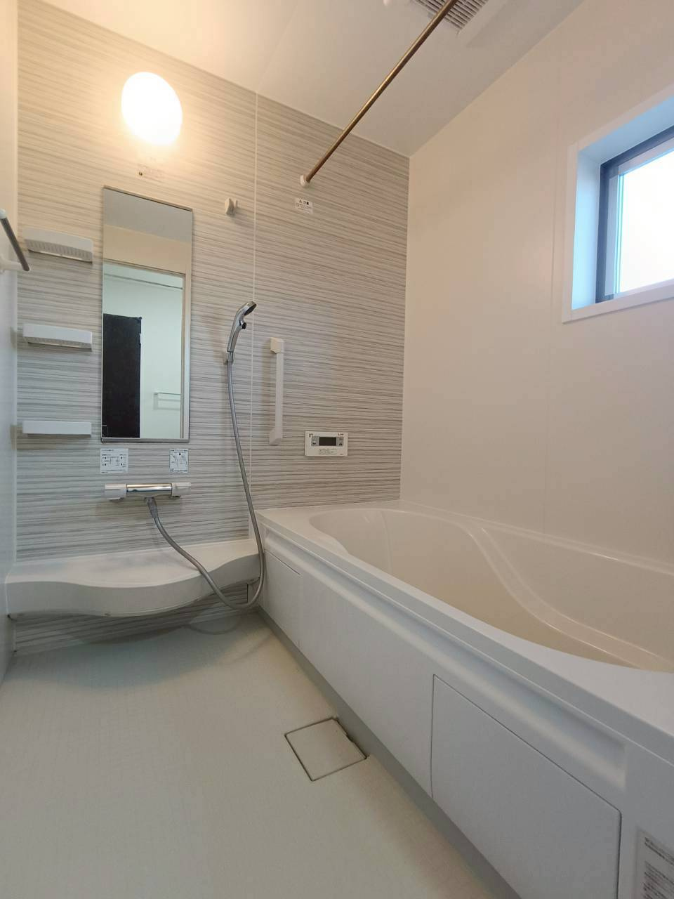 三郷市　彦沢1丁目　中古戸建　の浴室|心も体も温める、癒しのバスタイムを毎日に