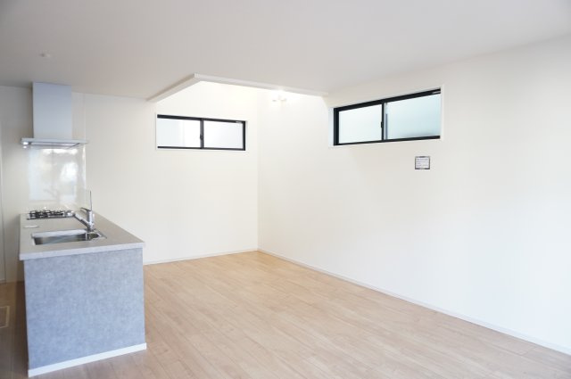 越谷市登戸町 新築分譲住宅の居間・リビング