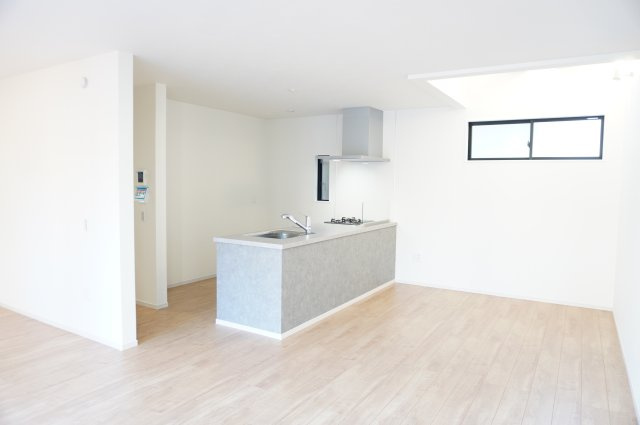 越谷市登戸町 新築分譲住宅のキッチン