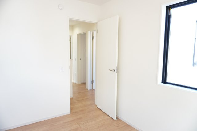 越谷市登戸町 新築分譲住宅の洋室