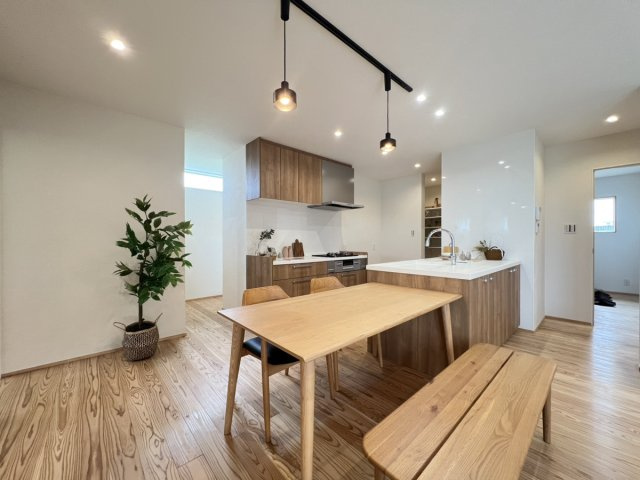 松崎町戸建のキッチン