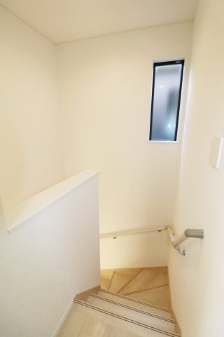 郡山市開成5丁目　　３号棟　　開成小学校、郡山第１中学区の洋室