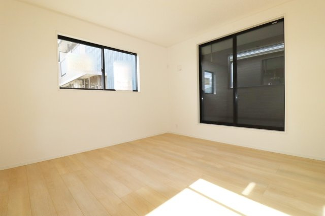 郡山市開成5丁目　　３号棟　　開成小学校、郡山第１中学区の洋室