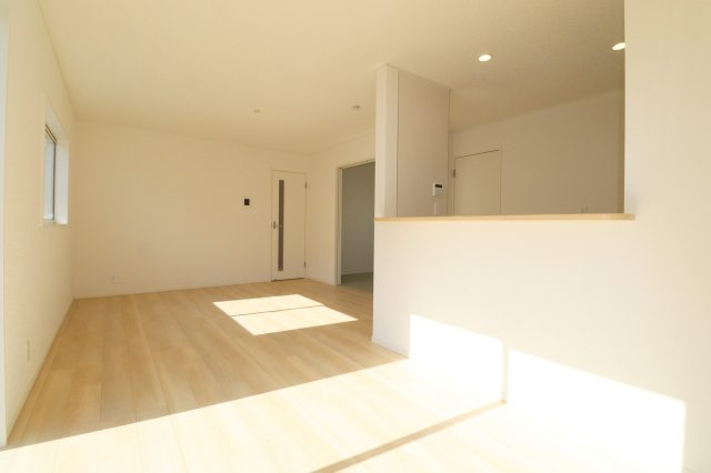 郡山市田村町金屋字上川原　　　２号棟　　　永盛小学校、小原田中学区の居間・リビング