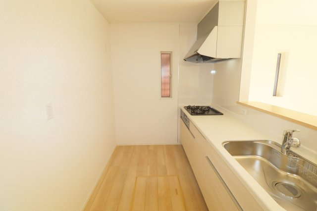 郡山市田村町金屋字上川原　　　２号棟　　　永盛小学校、小原田中学区のキッチン