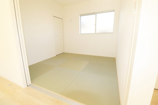 郡山市田村町金屋字上川原　　　２号棟　　　永盛小学校、小原田中学区の和室