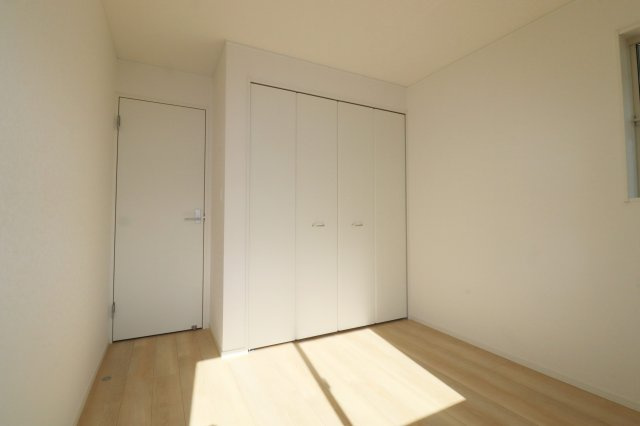 郡山市田村町金屋字上川原　　　２号棟　　　永盛小学校、小原田中学区の洋室